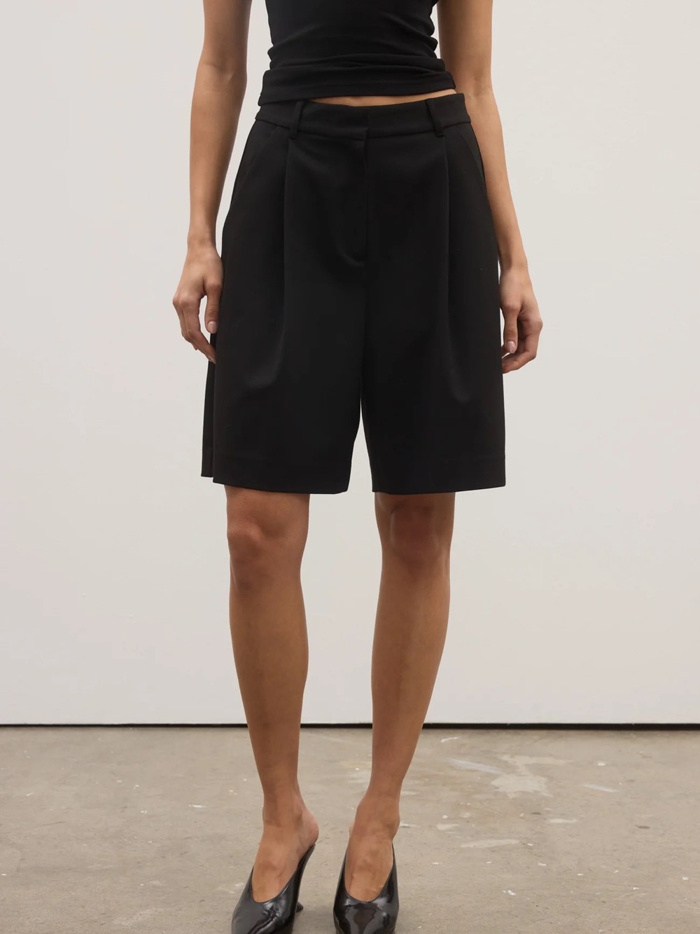 Bayse Brand Mika Shorts in Black Size Medium NEW Longline Pleated Suit Menswear